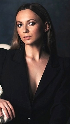 Alina Kharkov 1036357