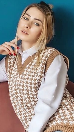 Yana Kyiv 1974705