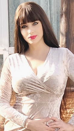 Julia Nikolaev 2282197