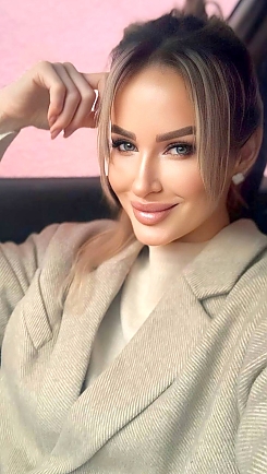 Kateryna Kyiv 2348581