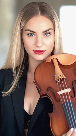 Anna Kiyiv 2373061