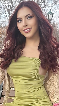 Olesya Paris 2382408