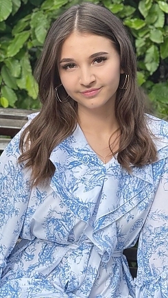 Alina Cherkasy 2384936