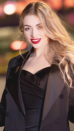 Alina Rome 2386990