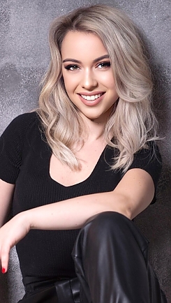 Antonina Kyiv 2387471