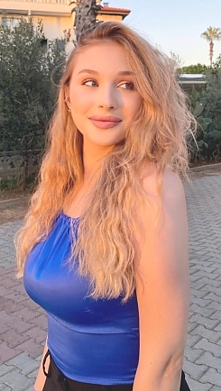 Oleksandra Cherkasy 2390773