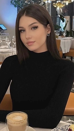 Karyna Kyiv 2390918