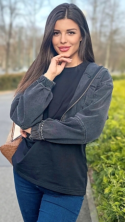 Yulia Kyiv 2391623