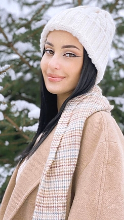 Yuliia Warsaw 2392213