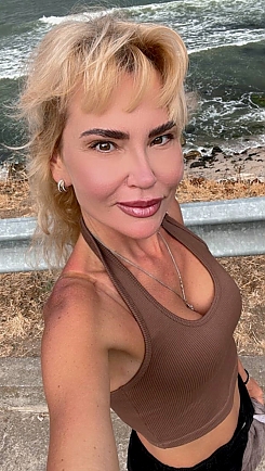 Lyudmila Paris 2392820