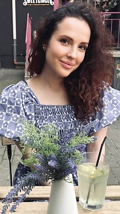 Olena Florence 2394233