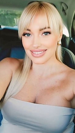 Viktoriia Dnipro 2394819