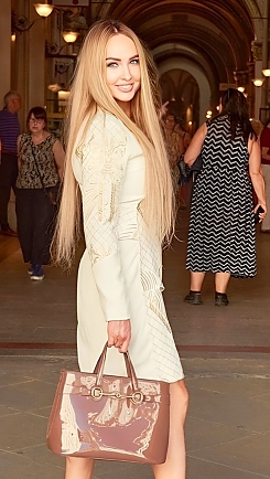 Yulia Vienna 2395244