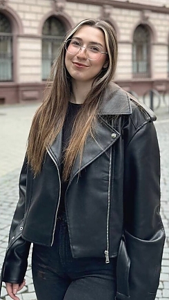 Valeriia Zaporizhzhia 2396574