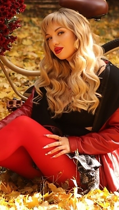 Yuliya Kiyiv 2400042