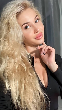 Anastasia Dnipro 2403283