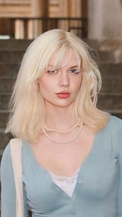 Maria London 2403602