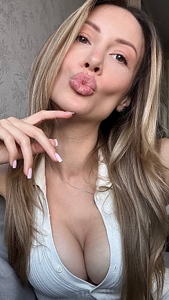Valentyna Kyiv 2406753
