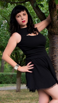 Halyna Zaporozhe 2430987