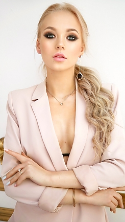 Ulyana, age:28. Kiev, Ukraine