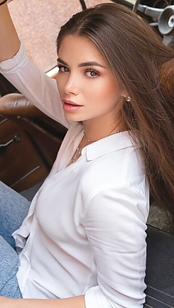 Karina Kharkiv 682375