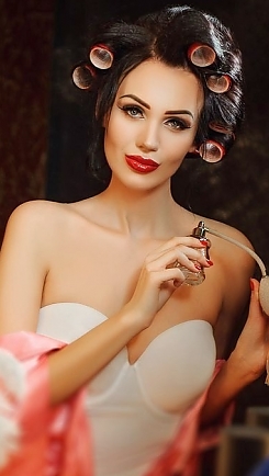 Larisa Kharkov 994799